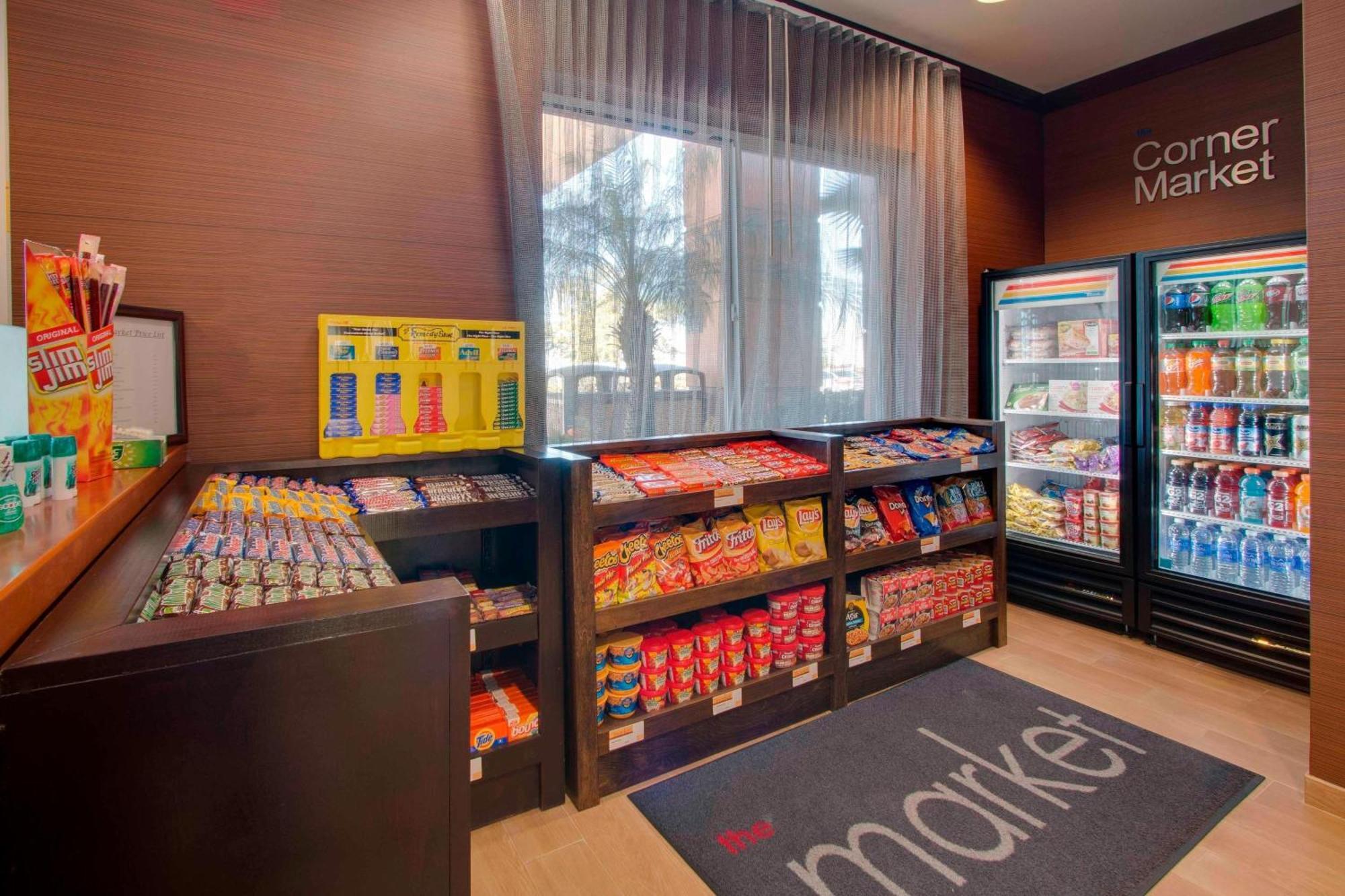 Fairfield Inn & Suites By Marriott Клермонт Екстериор снимка