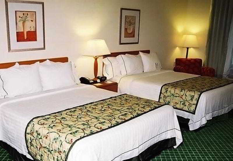 Fairfield Inn & Suites By Marriott Клермонт Стая снимка